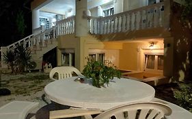 Plaza Apartments